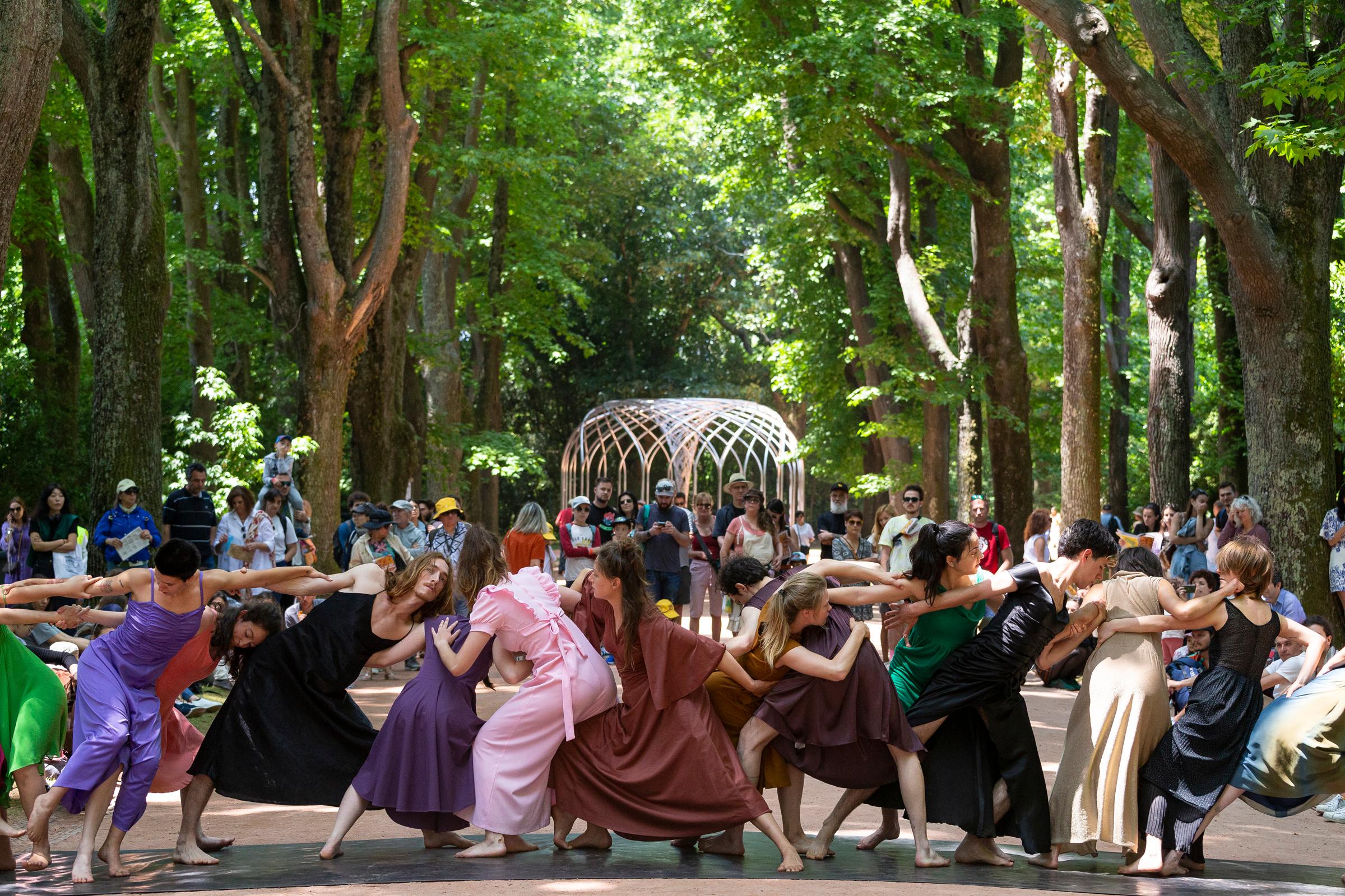 © Run Lola! Studio / “Barricada”, de Marcelo Evelin / interpretação FAÍCC 2023 / Serralves Em Festa